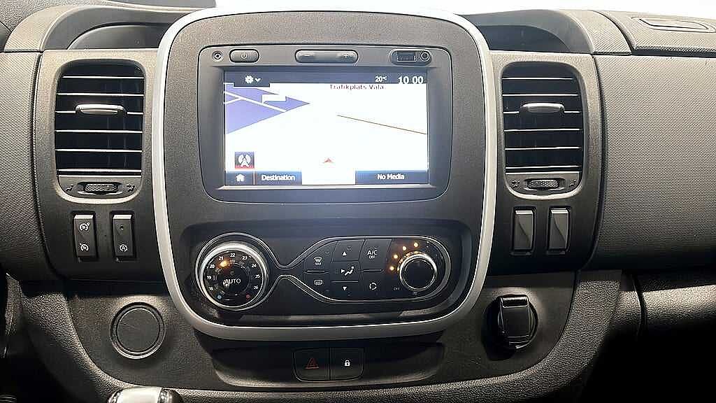 Nissan NV300